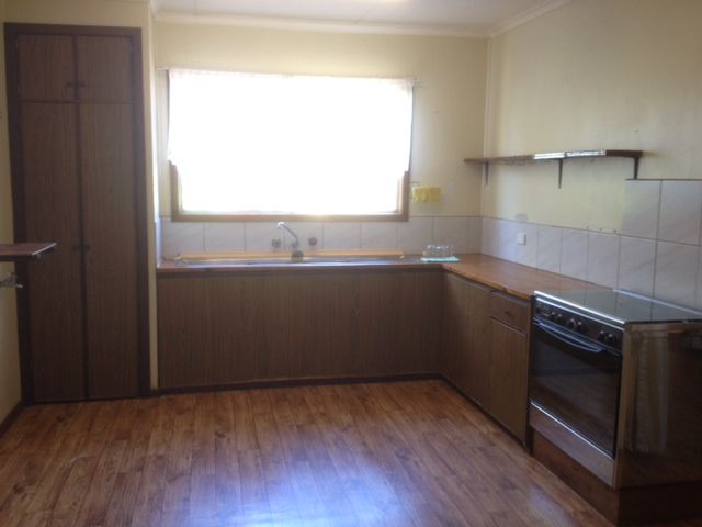 16 Maley Way, BEACHLANDS, WA 6530