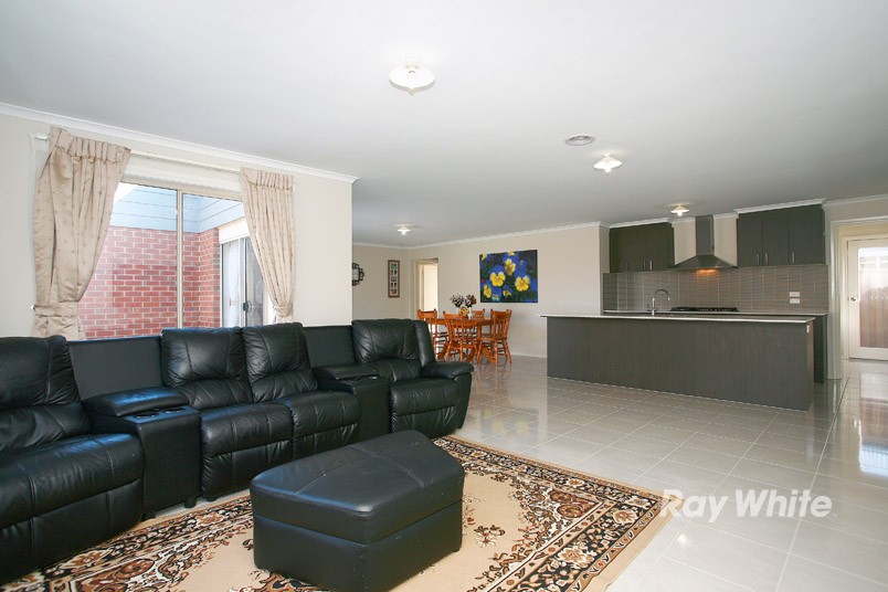 3 Beagle Street, CRANBOURNE EAST, VIC 3977