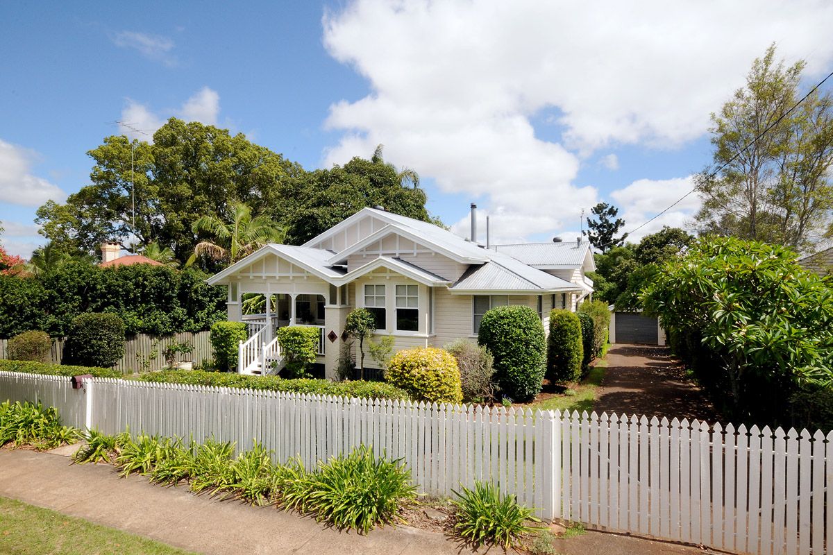 49 Hume Street, NORTH TOOWOOMBA QLD 4350