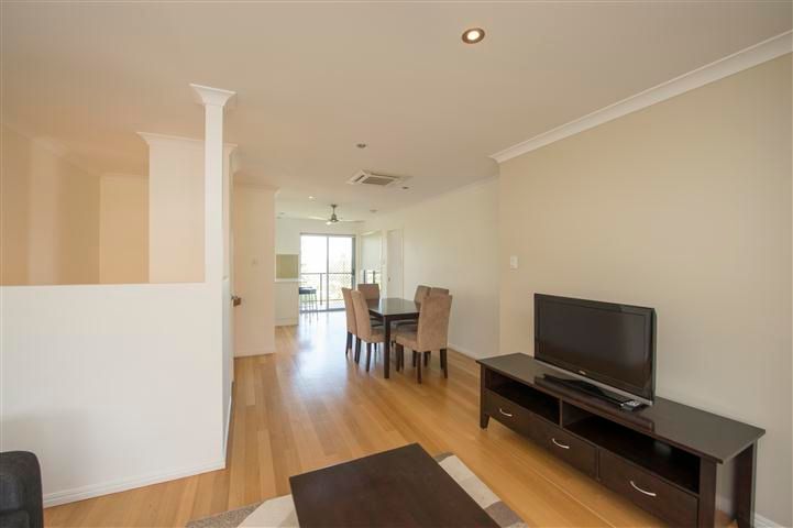 2/18 Cockatoo Drive, NEW AUCKLAND, QLD 4680