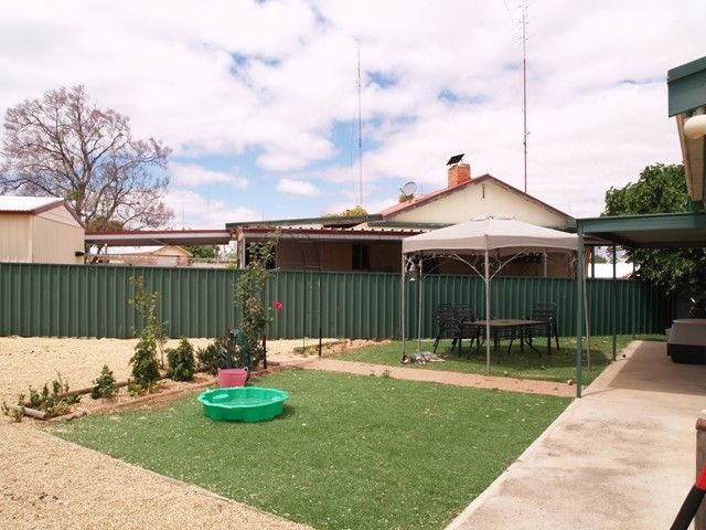 21 Cates Avenue, WAIKERIE, SA 5330