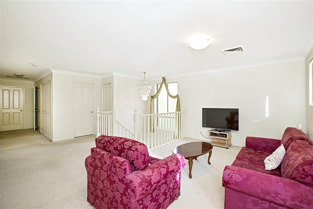 9 Burraga Place, GLENMORE PARK, NSW 2745
