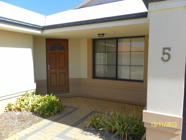 5 BORANUP Avenue, CLARKSON, WA 6030