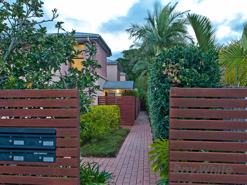 2/21 Burnaby Terrace, GORDON PARK, QLD 4031