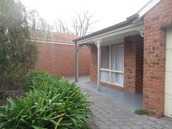 1 Newbridge Close, DINGLEY VILLAGE, VIC 3172