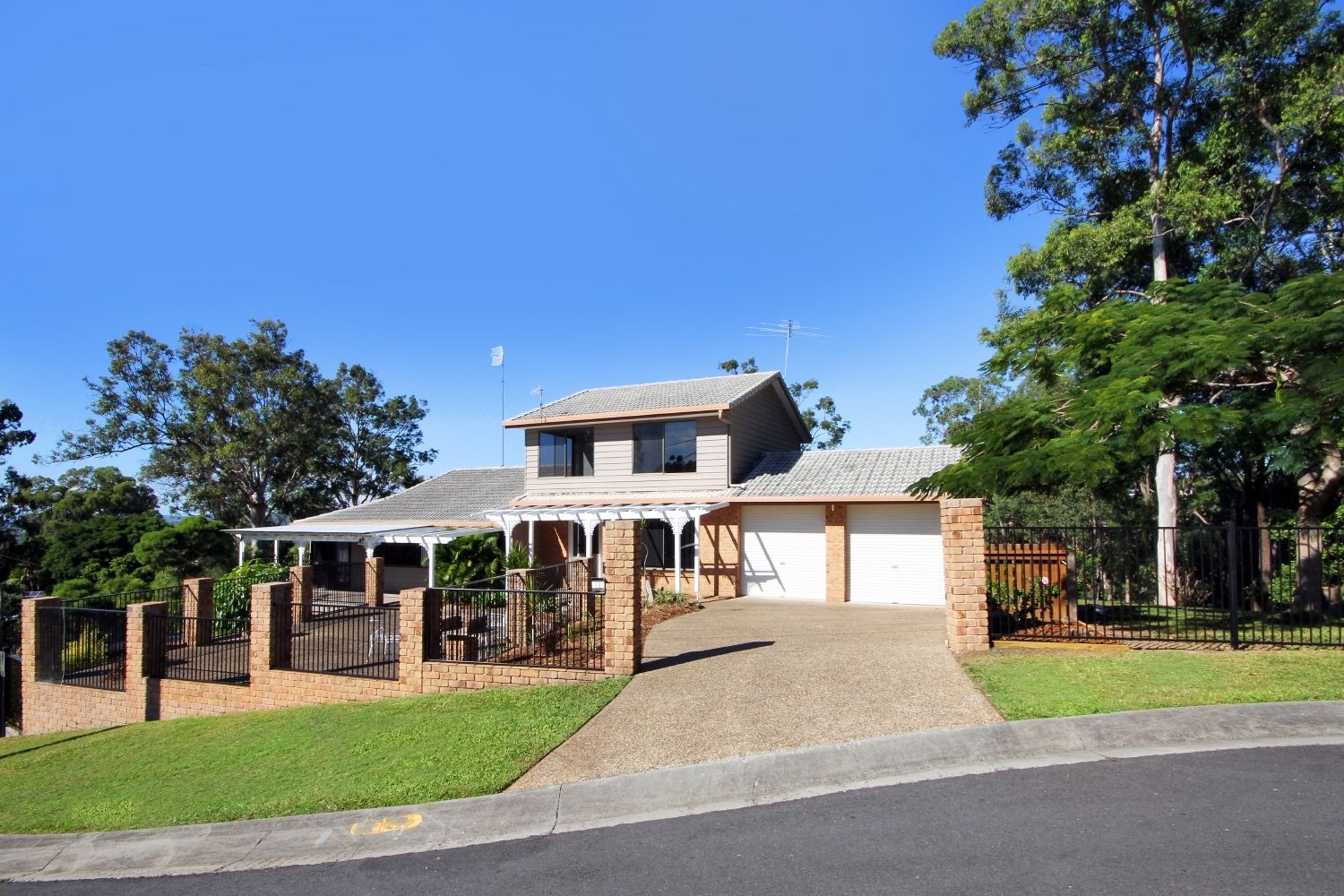 12 Duke Court, TALLAI QLD 4213