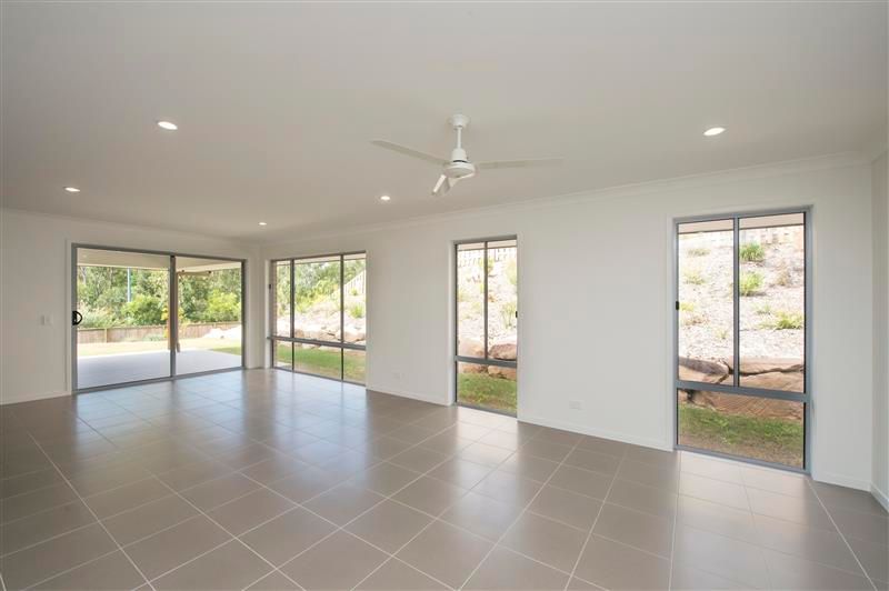 8 Carlsson Place, KIRKWOOD, QLD 4680