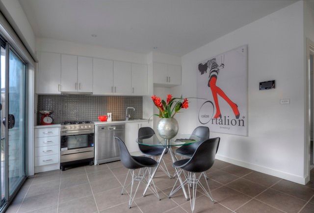 1/60 Leonard Avenue, GLENROY, VIC 3046