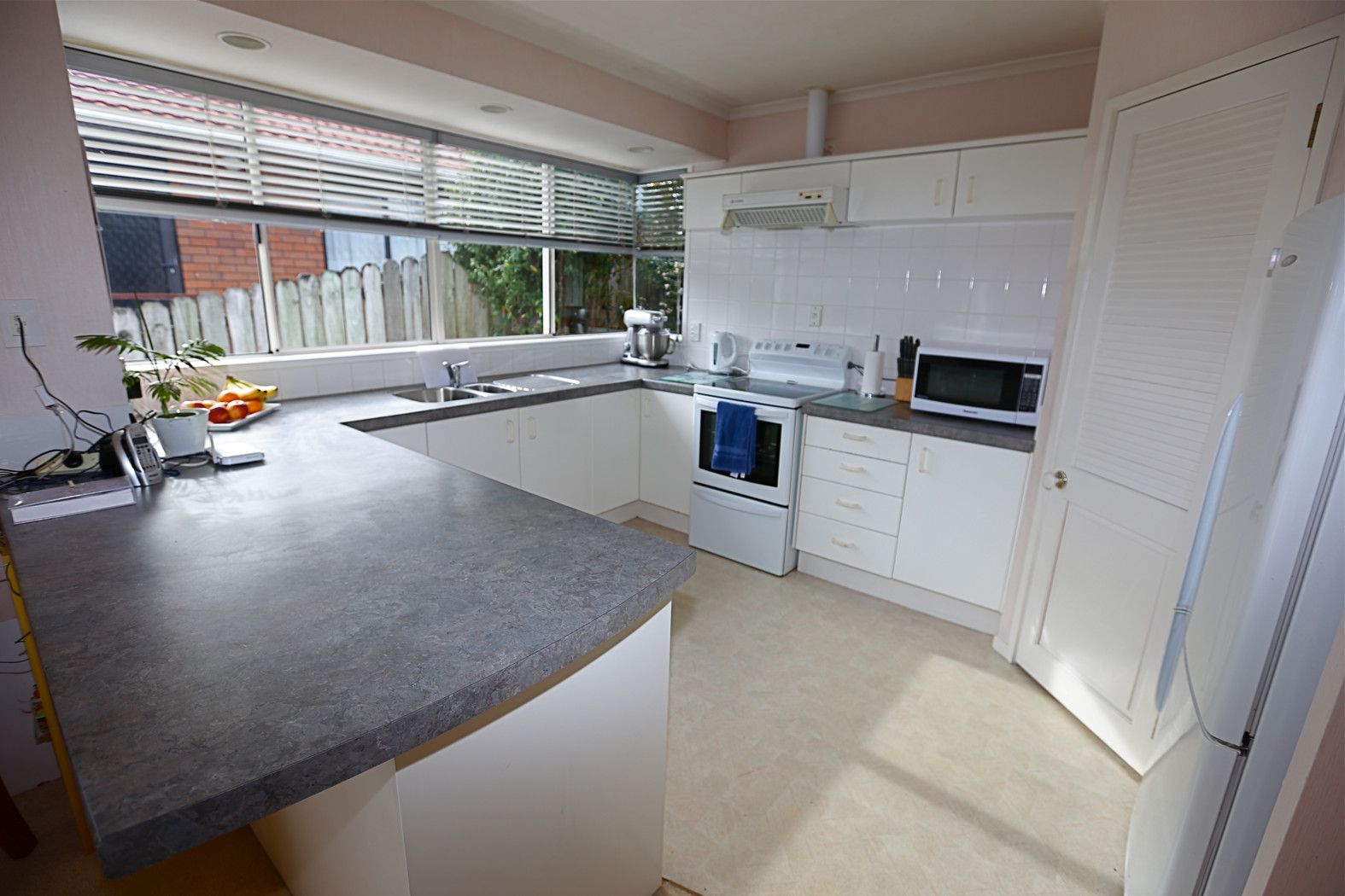 1/37 Pinewood Grove, Botany Downs, Manukau City