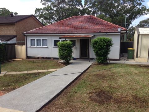 18 Georges Crescent, GEORGES HALL, NSW 2198