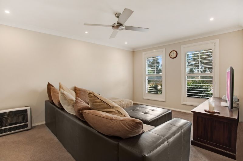 31 Redgum Circuit, ABERGLASSLYN, NSW 2320