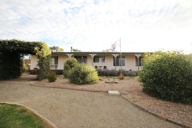 32 Commercial Road, WATERVALE, SA 5452