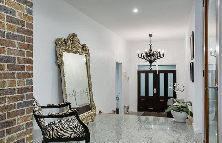 GREENSLOPES, QLD 4120