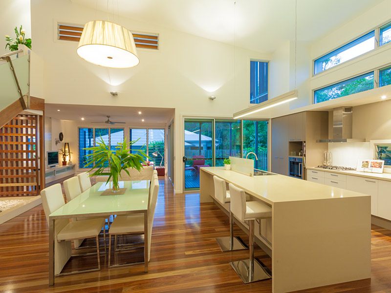 2 Jacksonia Place, NOOSAVILLE QLD 4566