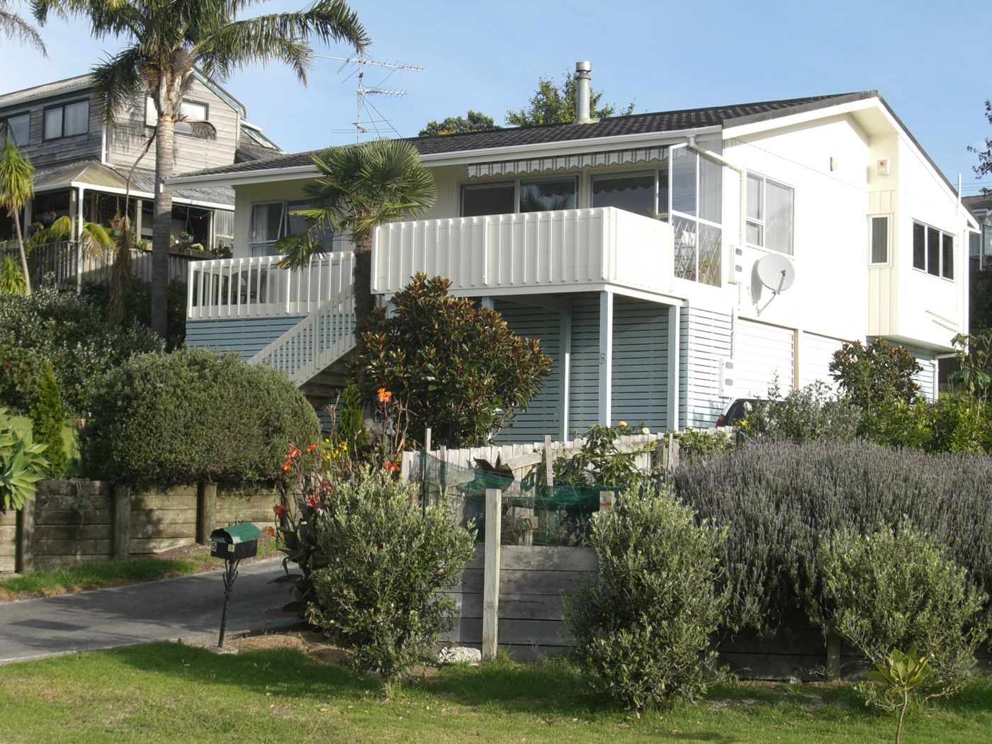 SNELLS BEACH, Rodney