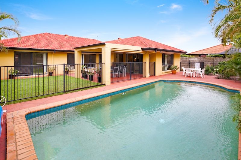 4 Grande Entrance, HELENSVALE, QLD 4212