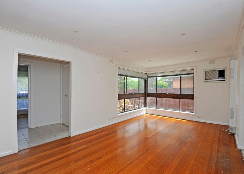 52 Windsor Crescent, BUNDOORA, VIC 3083