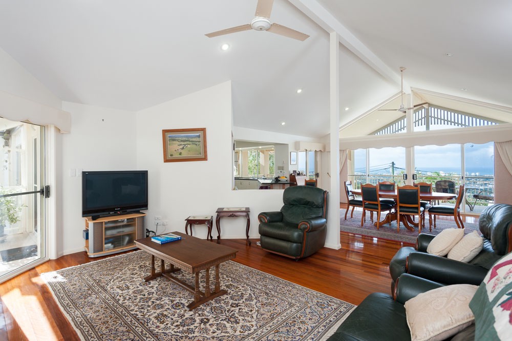 27 Panorama Crescent, BUDERIM, QLD 4556