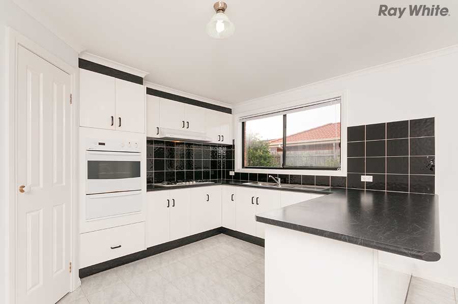 24 Kurrajong Road, DELAHEY, VIC 3037