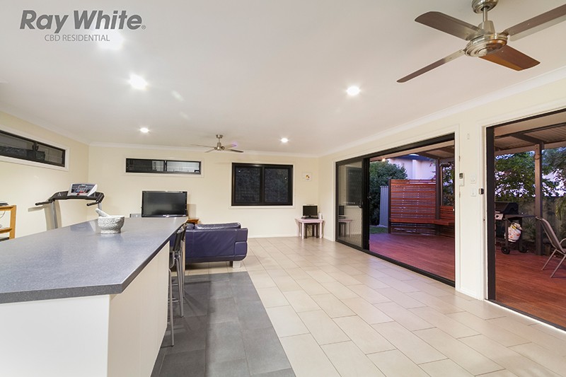 10 Luya Street, FAIRFIELD, QLD 4103