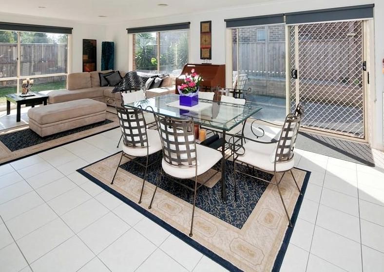 22 Honeysuckle Place, PAKENHAM, VIC 3810