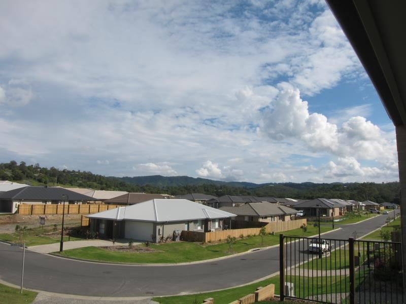 24 Mc Lachlan Cirsuit, WILLOW VALE, QLD 4209