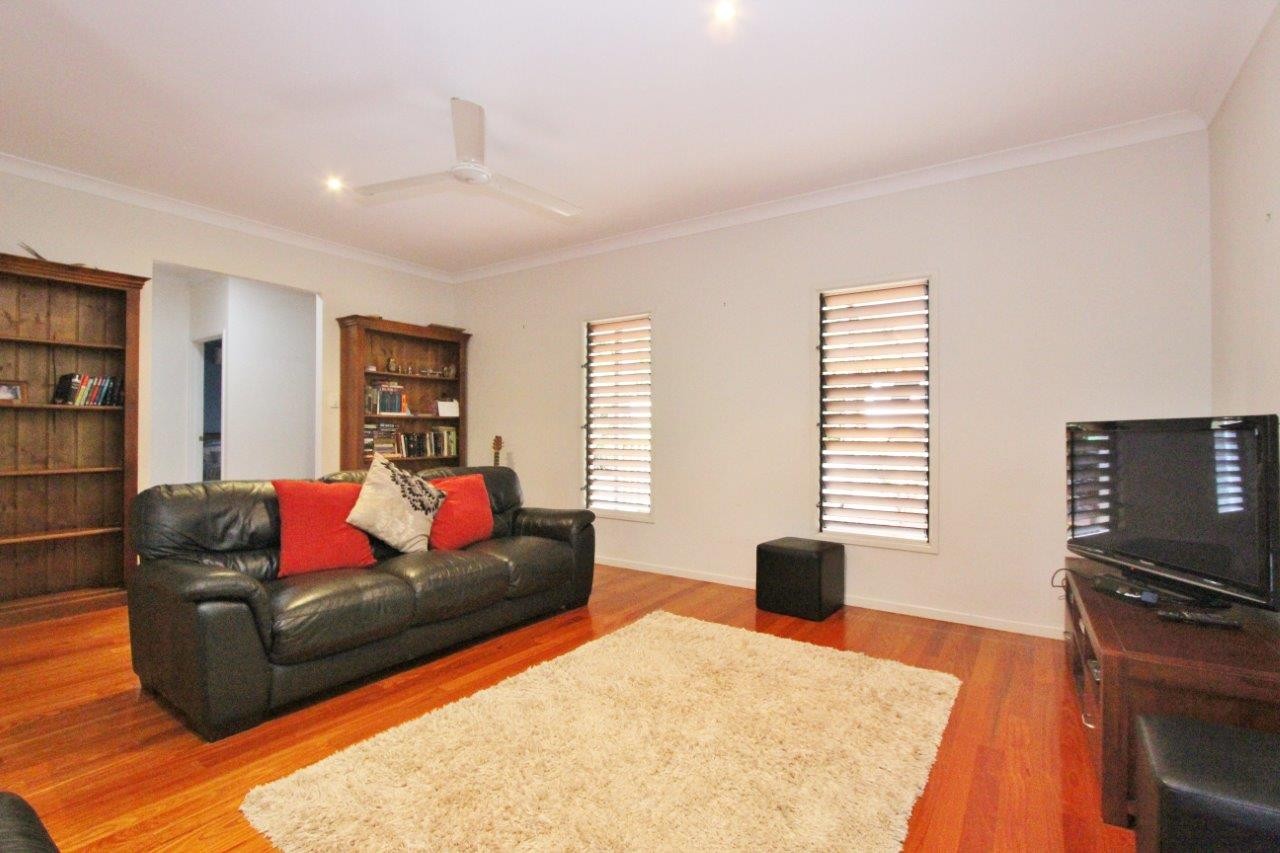 34 Daphne Drive, REDLYNCH, QLD 4870