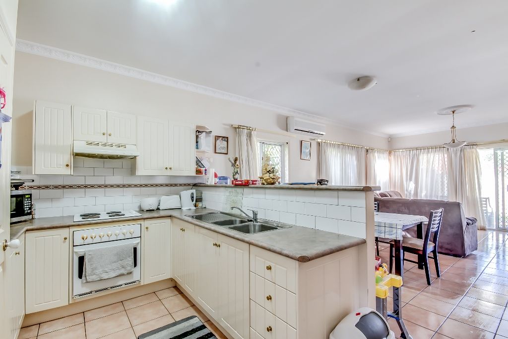 6 Grasstree Place, FOREST LAKE, QLD 4078