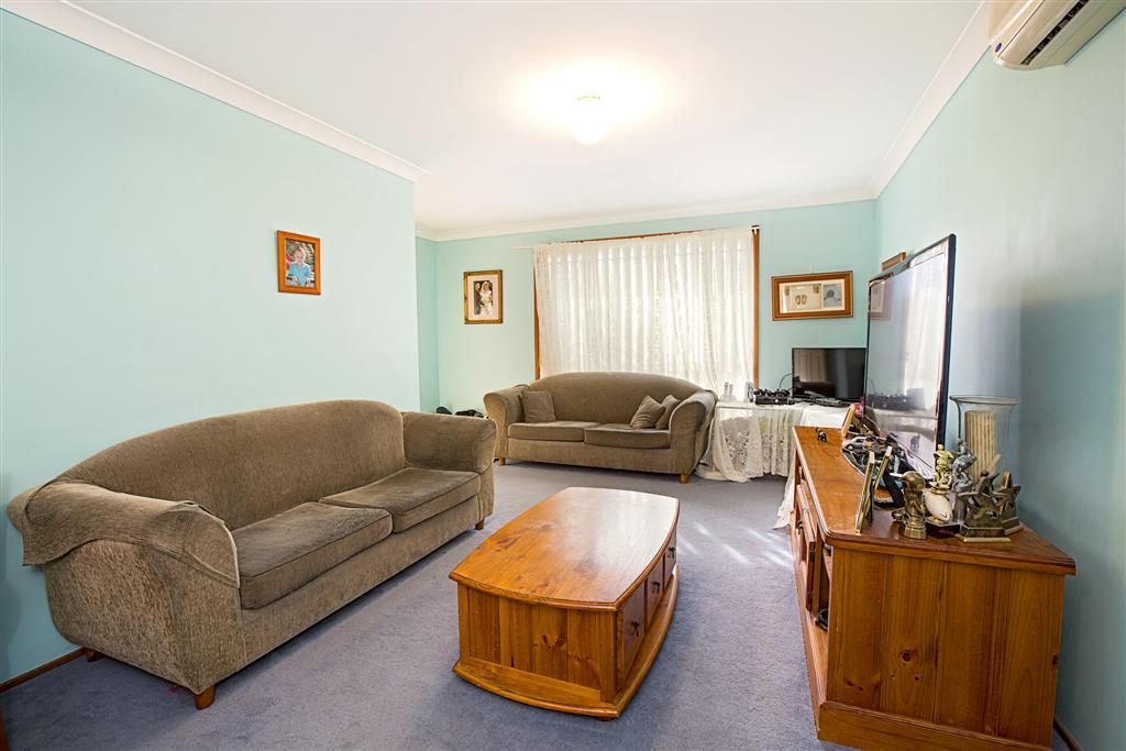 42 Oriole Street, GLENMORE PARK, NSW 2745