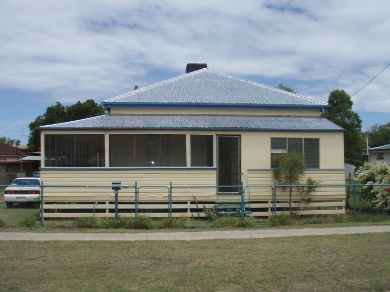 62 Edward Street, CHARLEVILLE QLD 4470