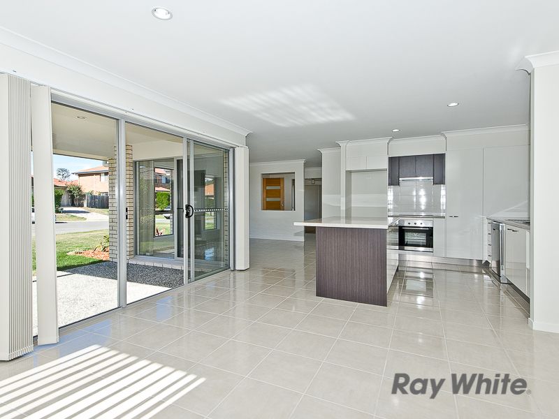 8 Peter Close, BRACKEN RIDGE, QLD 4017