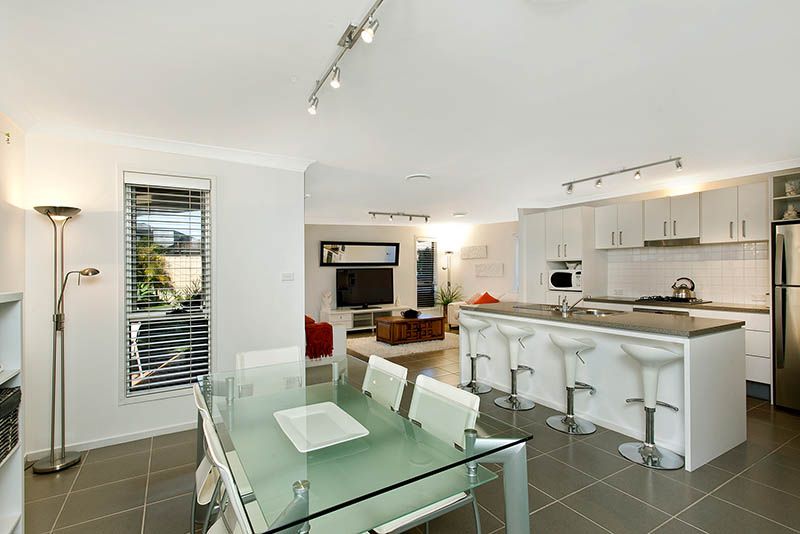 5 Burrinjuck Avenue, FLINDERS, NSW 2529