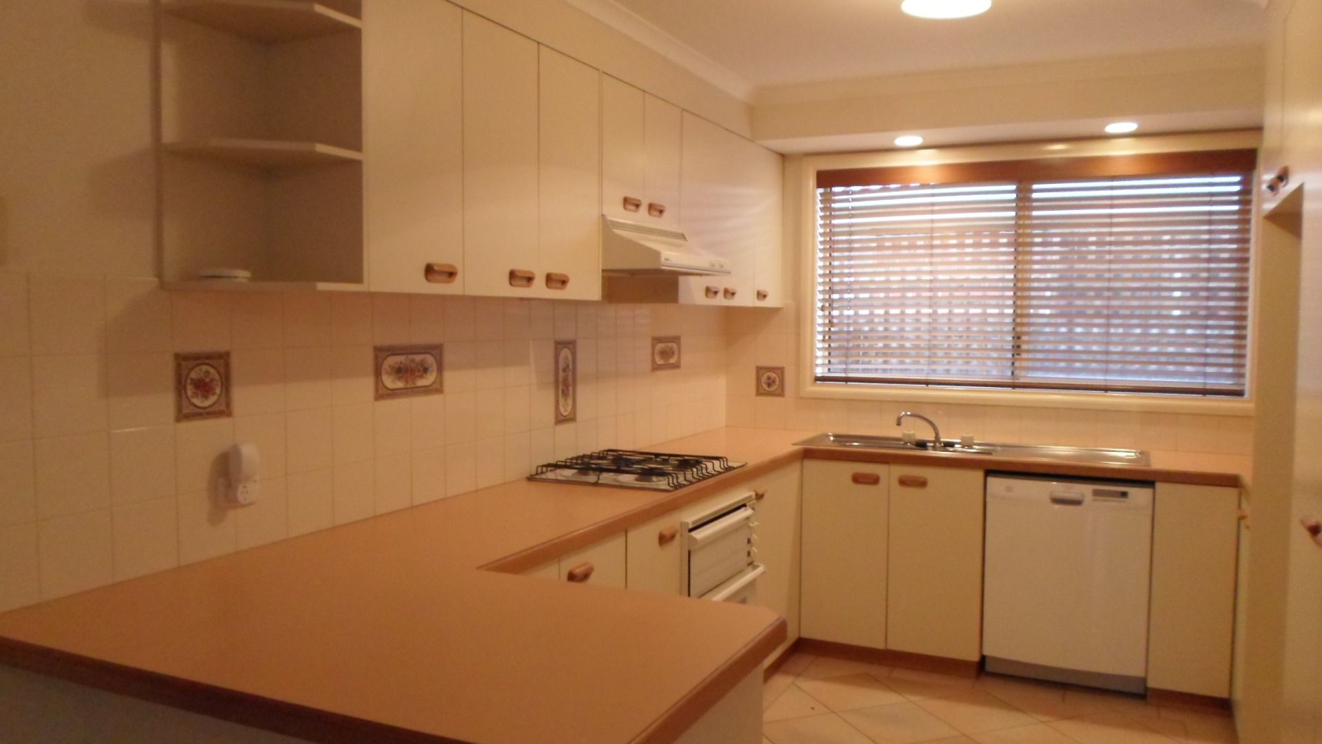 10 Marian Way, LAVINGTON, NSW 2641