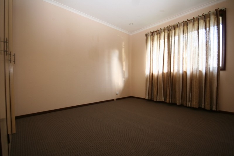 12 Dunn Street, QUEANBEYAN, NSW 2620
