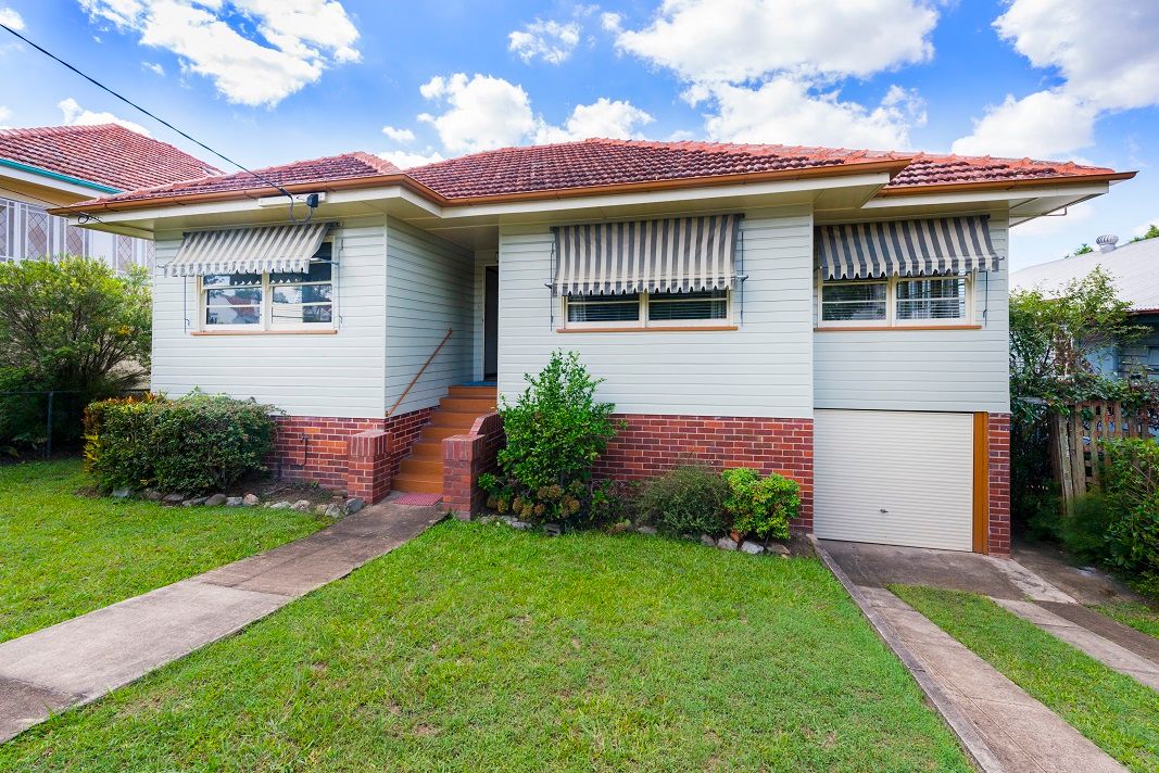 24 Curlewis Street, HOLLAND PARK WEST, QLD 4121
