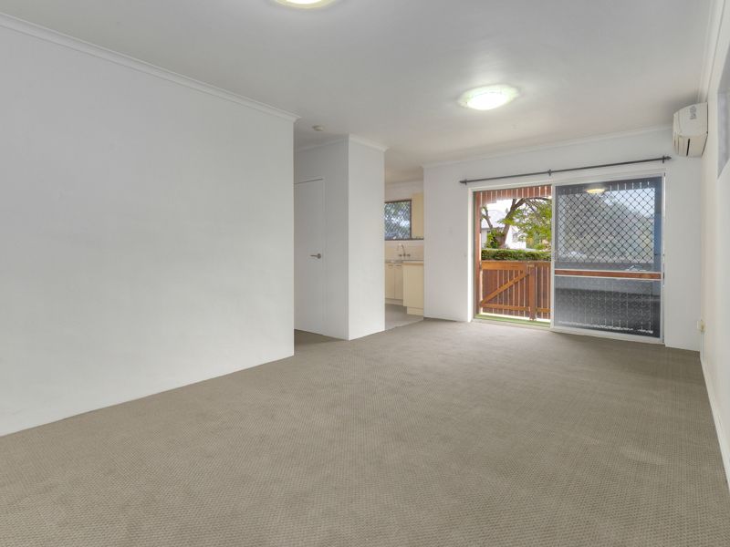 2/9 Kedron Street, WOOLOOWIN, QLD 4030