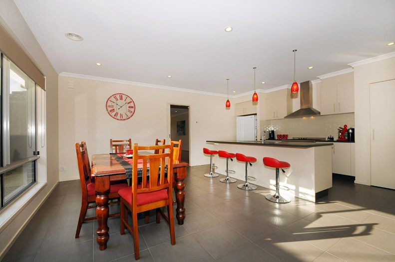 2 Beldale Court, SANDHURST, VIC 3977