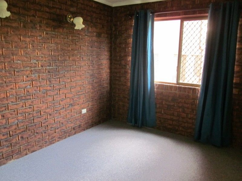 2/10 Dinmore Street, DINMORE, QLD 4303
