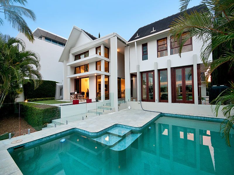 97 Gibraltar Drive, ISLE OF CAPRI QLD 4217