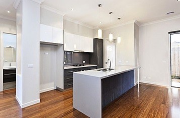 2/10 Poet Road, BENTLEIGH EAST, VIC 3165