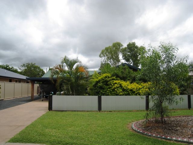 51 Loch Street, EMERALD, QLD 4720