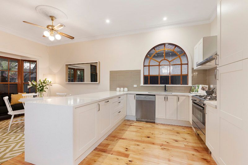 4 McPherson Avenue, CARNEGIE, VIC 3163