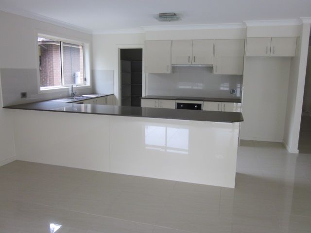83 The Crescent, HELENSBURGH, NSW 2508