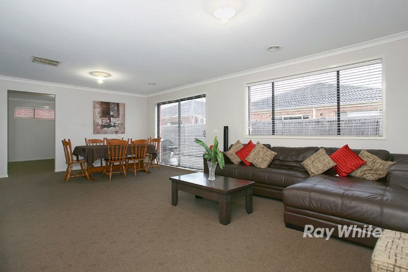 10 Camkerr Place, LYNDHURST, VIC 3975