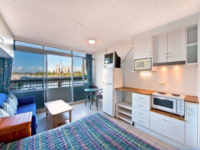 210/2 Barney Street, SOUTHPORT, QLD 4215