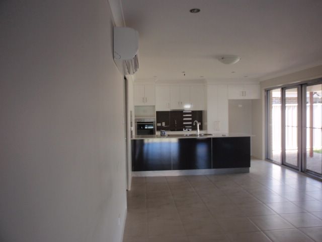1/21 Kassidy Drive, EMERALD, QLD 4720