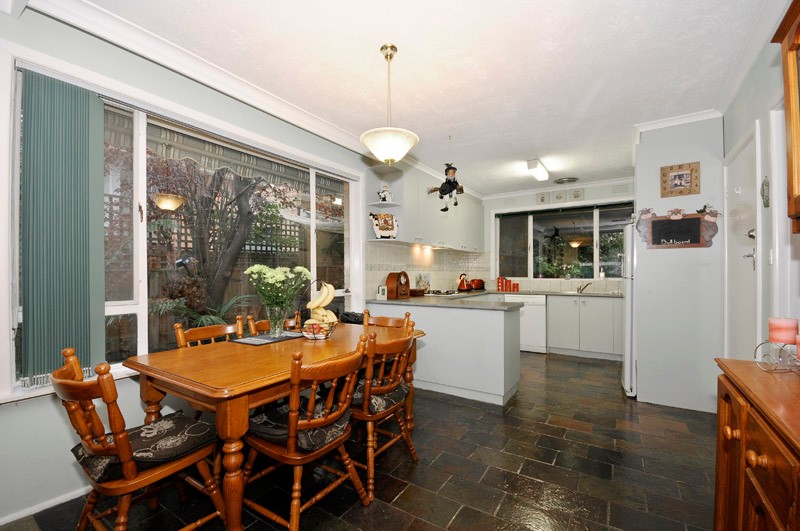 33 Kirrawee Avenue, WANTIRNA SOUTH, VIC 3152