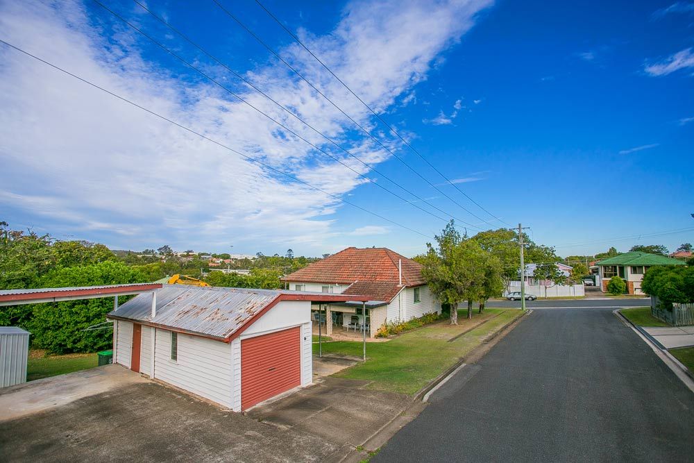 19 Dinmore Street, MOOROOKA QLD 4105