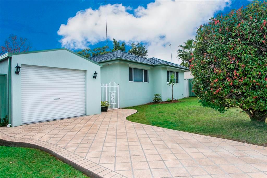 13 Lyn Circuit, JAMISONTOWN, NSW 2750
