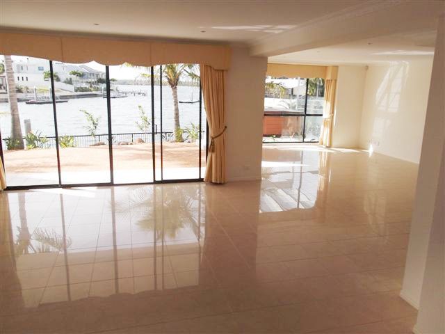 3 The Peninsula, SOVEREIGN ISLANDS, QLD 4216